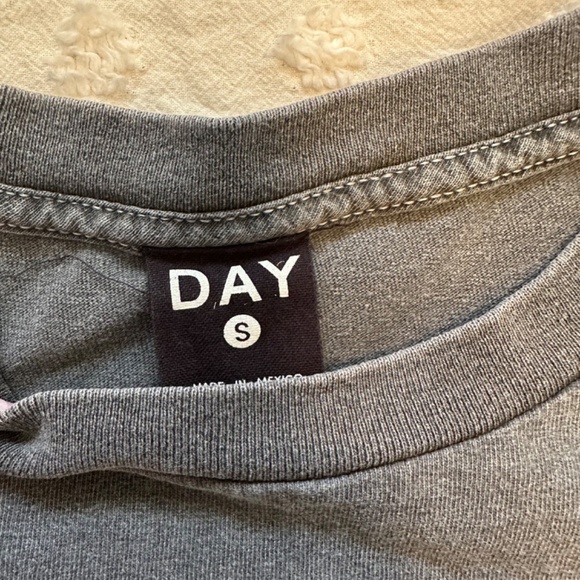 Kiss Grey Graphic Tee 🎸🖤 - Picture 3 of 3